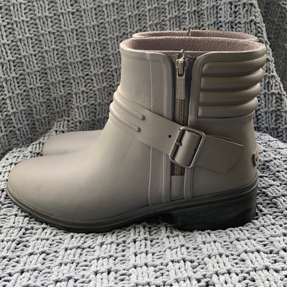 NEW Sperry Topsiders Waterproof Booties Size 9